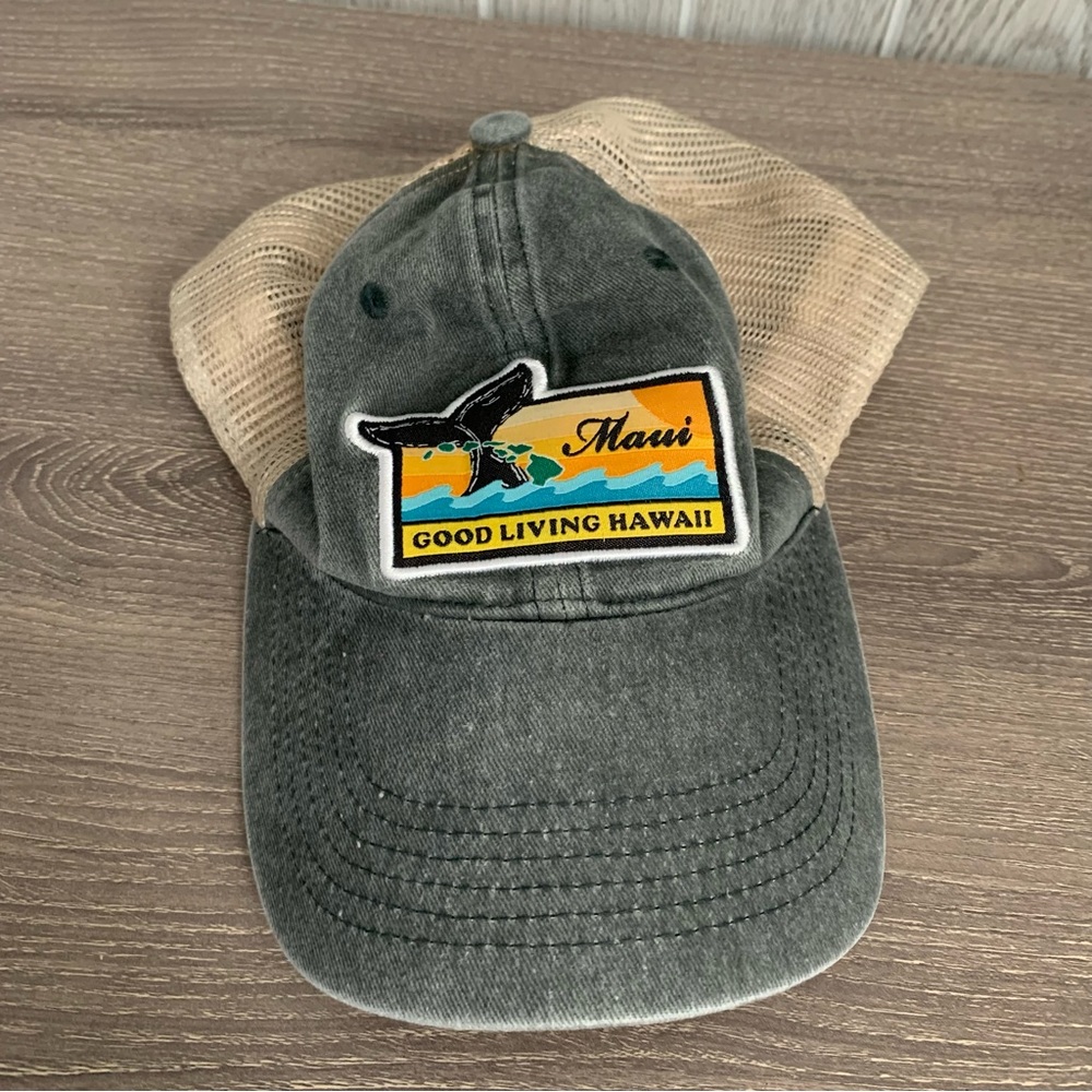 Good Living Hawaii Maui Whale Tail Sunset Hat Gray Ocean Mesh